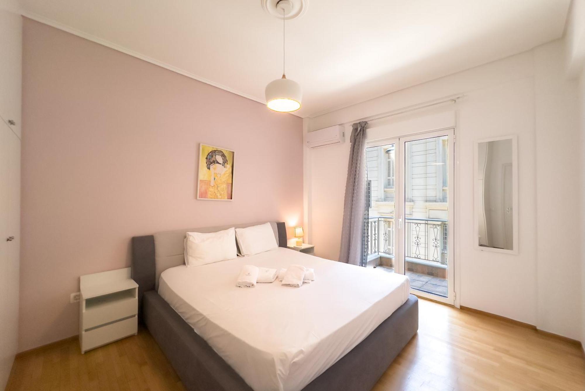 Urban Comfort Apt Near Downtown アテネ エクステリア 写真