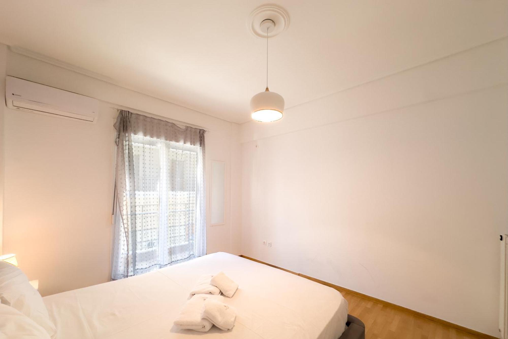 Urban Comfort Apt Near Downtown アテネ エクステリア 写真