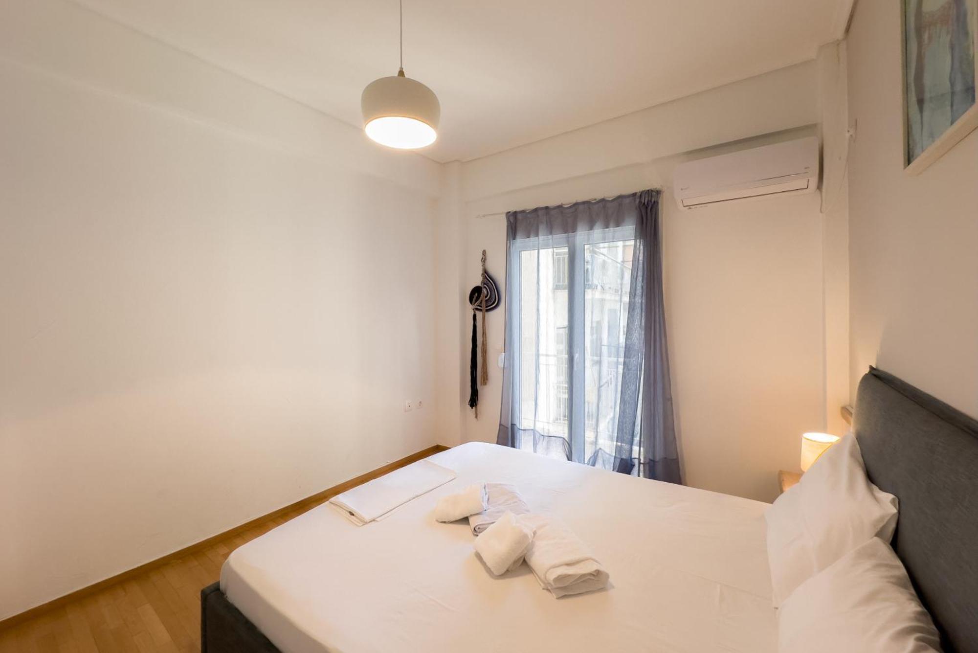 Urban Comfort Apt Near Downtown アテネ エクステリア 写真