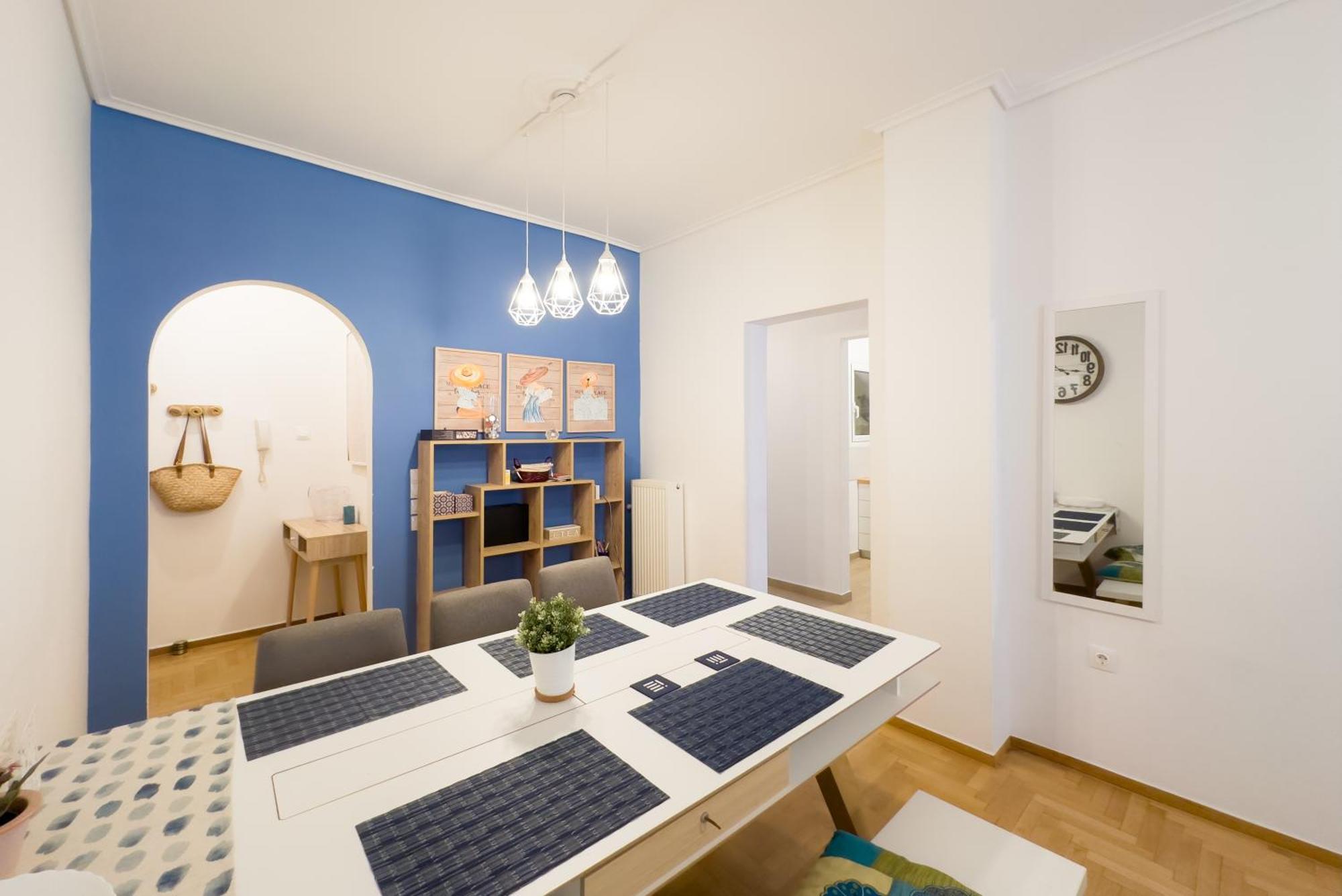 Urban Comfort Apt Near Downtown アテネ エクステリア 写真