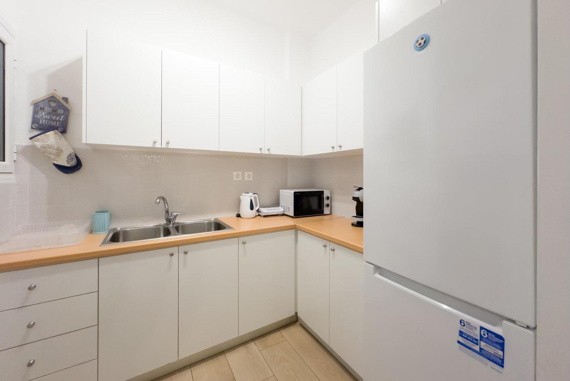 Urban Comfort Apt Near Downtown アテネ エクステリア 写真